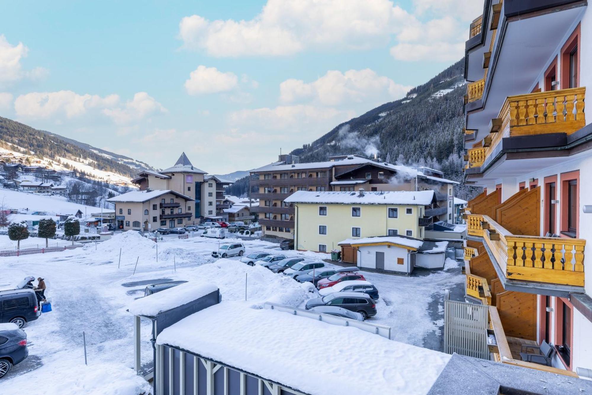 Jufa Alpenhotel Saalbach Ngoại thất bức ảnh