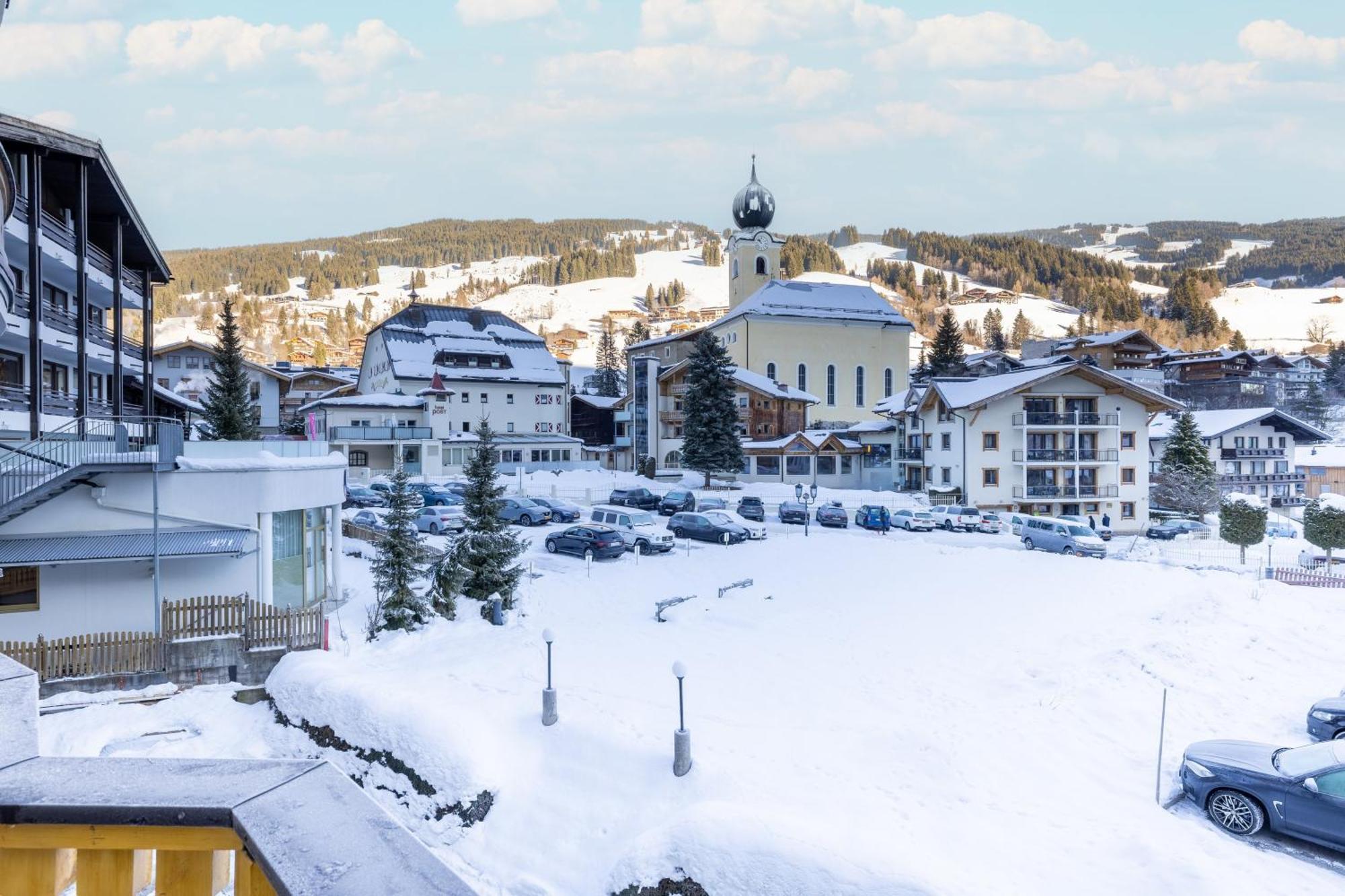 Jufa Alpenhotel Saalbach Ngoại thất bức ảnh